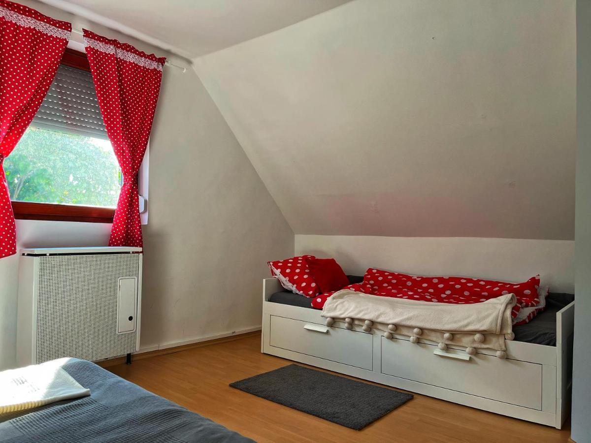 Appartement Poettyoesotthon Vendeghaz à Tiszabábolna Extérieur photo