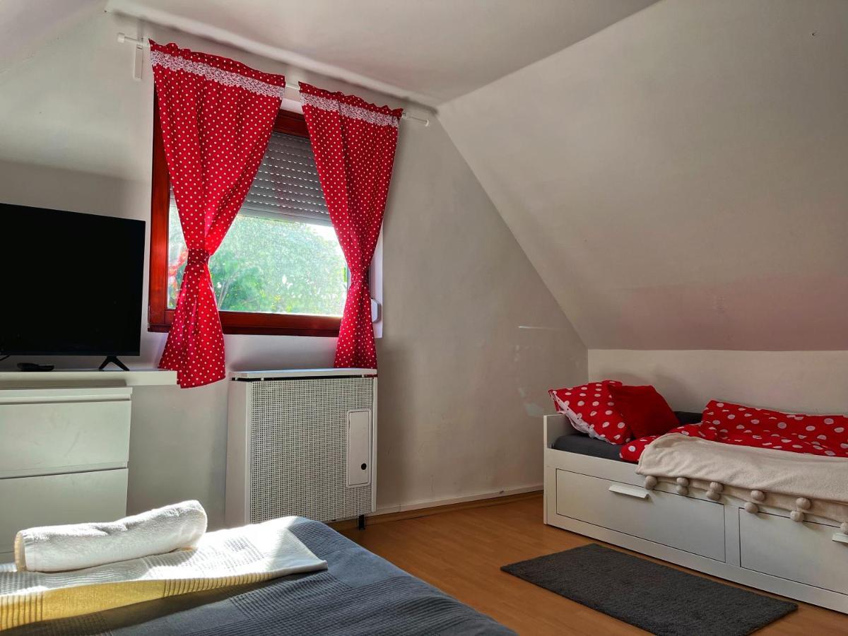 Appartement Poettyoesotthon Vendeghaz à Tiszabábolna Extérieur photo