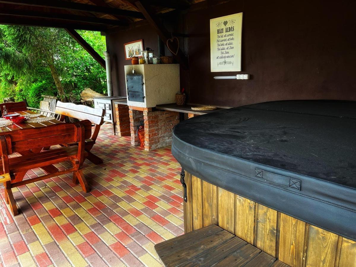 Appartement Poettyoesotthon Vendeghaz à Tiszabábolna Extérieur photo
