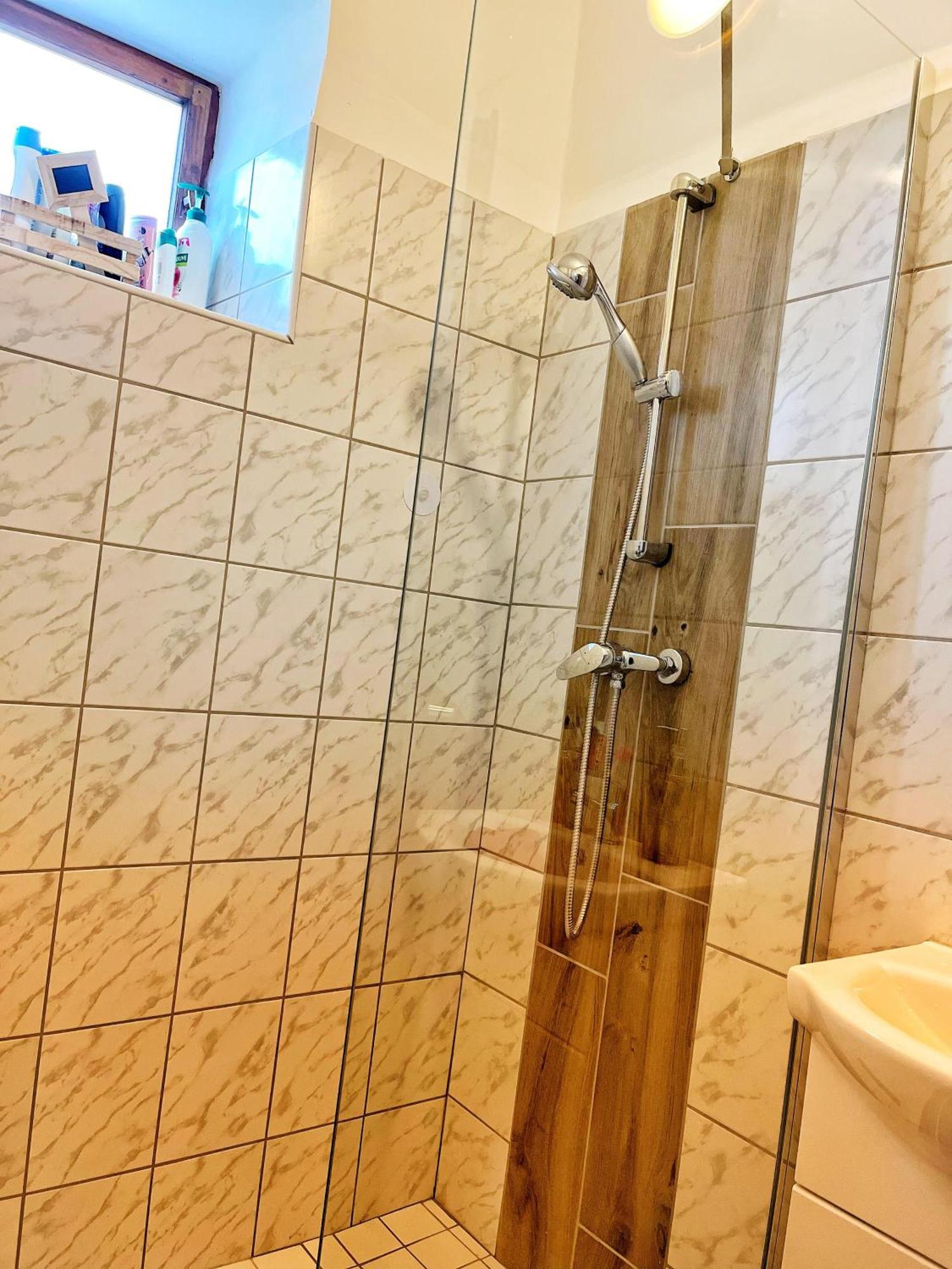 Appartement Poettyoesotthon Vendeghaz à Tiszabábolna Extérieur photo