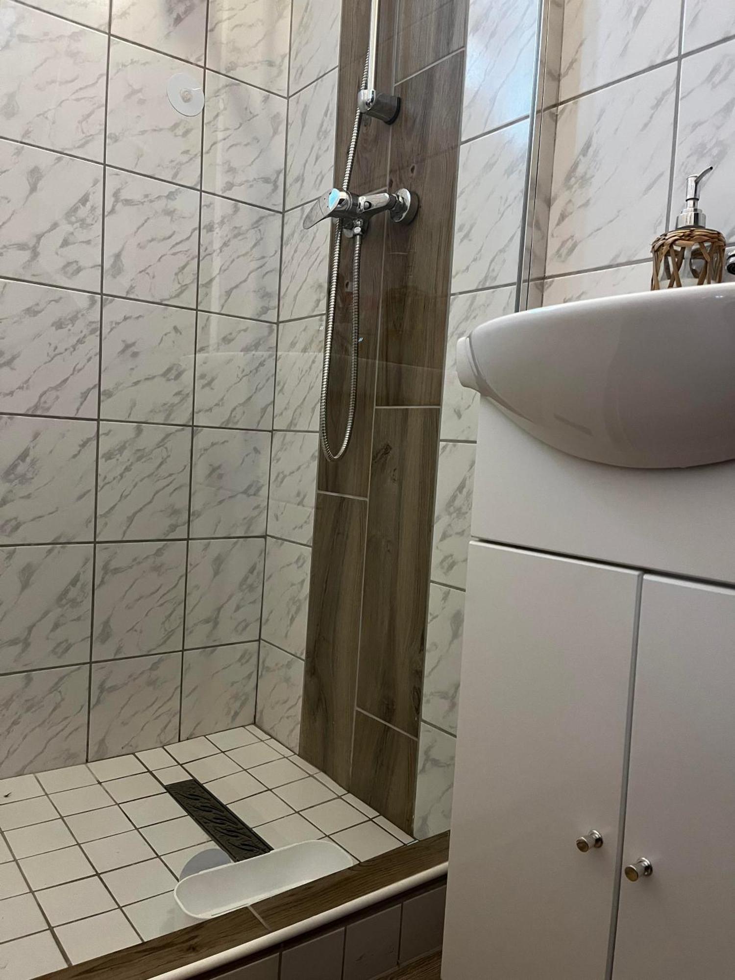 Appartement Poettyoesotthon Vendeghaz à Tiszabábolna Extérieur photo